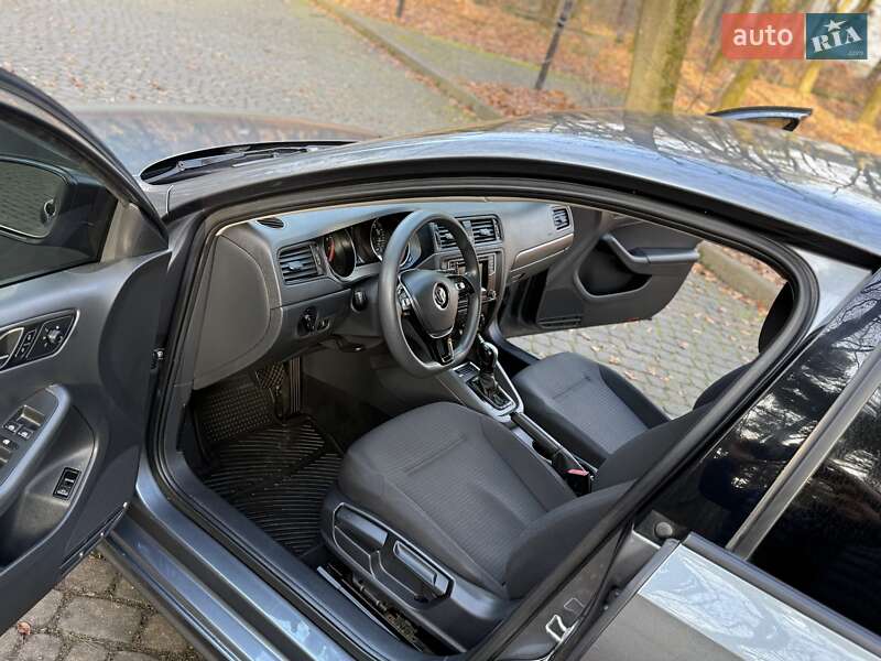 Седан Volkswagen Jetta 2015 в Львове фото 92 Седан Volkswagen Jetta 2015 в Львове