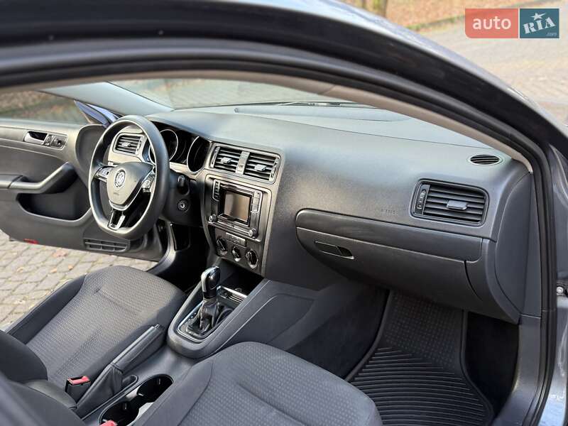 Седан Volkswagen Jetta 2015 в Львове фото 94 Седан Volkswagen Jetta 2015 в Львове