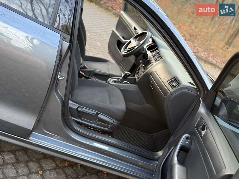 Седан Volkswagen Jetta 2015 в Львове фото 104 Седан Volkswagen Jetta 2015 в Львове