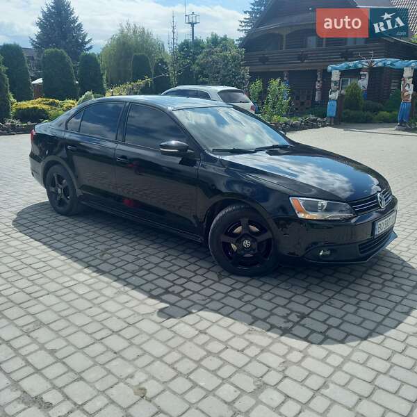 Седан Volkswagen Jetta 2012 в Борщеві