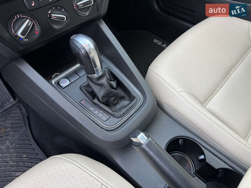 Седан Volkswagen Jetta 2016 в Сумах