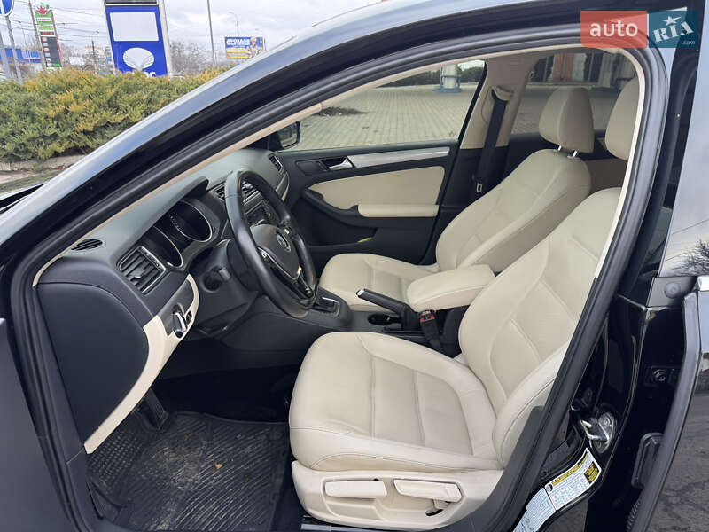 Седан Volkswagen Jetta 2016 в Сумах