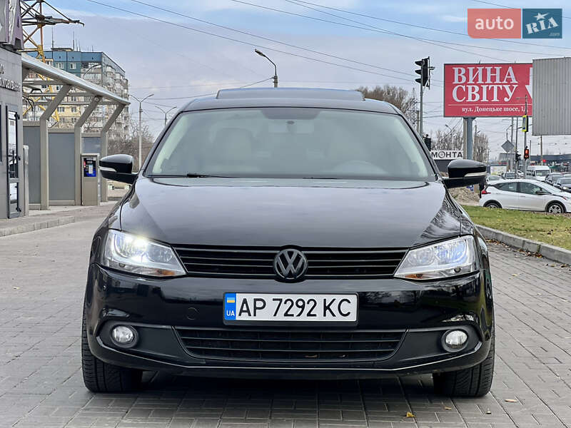 Седан Volkswagen Jetta 2012 в Днепре