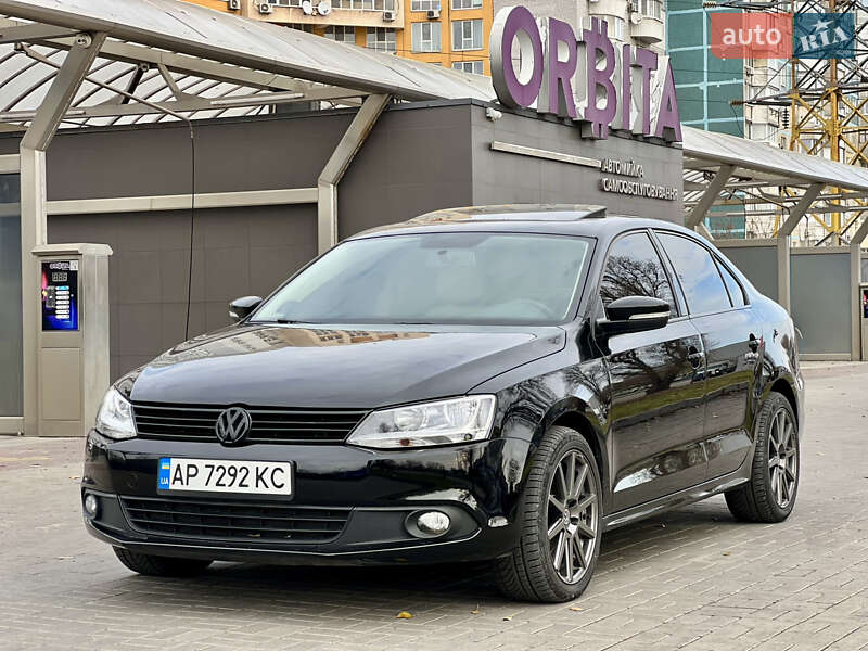 Седан Volkswagen Jetta 2012 в Днепре
