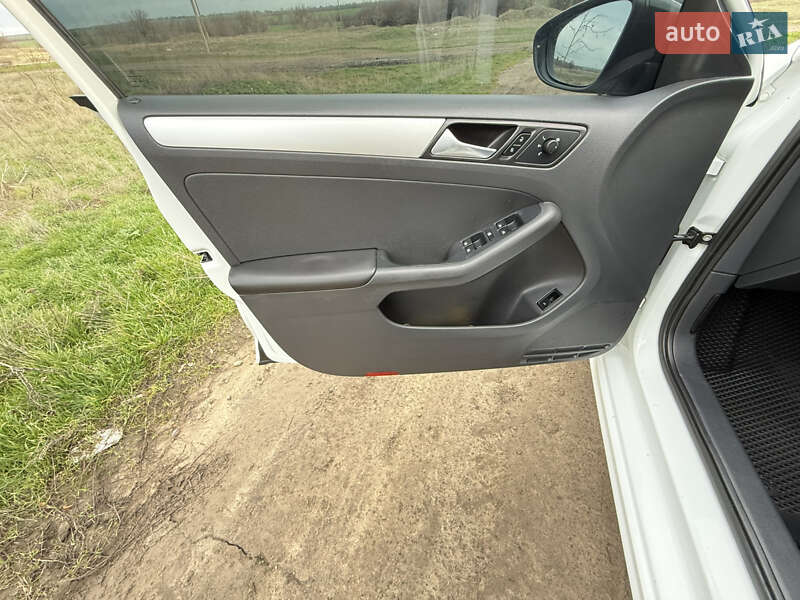 Седан Volkswagen Jetta 2014 в Веселиновому