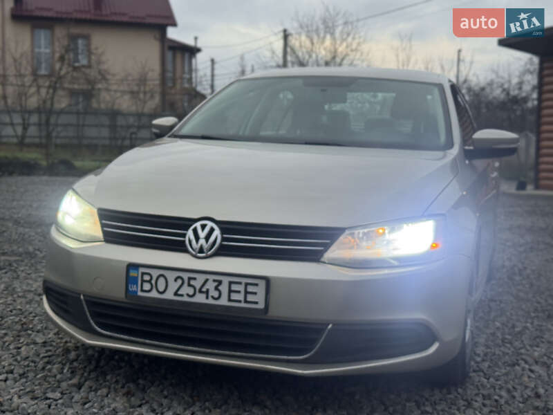 Седан Volkswagen Jetta 2012 в Хмельницькому фото 46 Седан Volkswagen Jetta 2012 в Хмельницькому