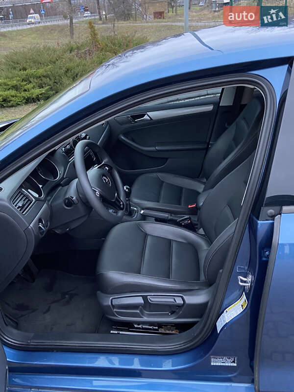 Седан Volkswagen Jetta 2017 в Киеве