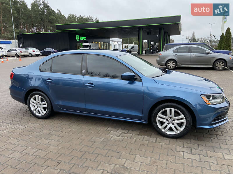 Седан Volkswagen Jetta 2017 в Киеве
