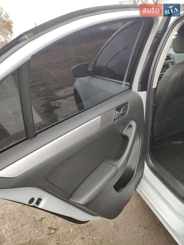 Седан Volkswagen Jetta 2017 в Зенькове