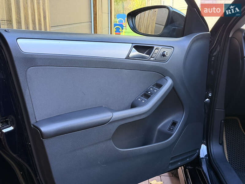 Седан Volkswagen Jetta 2013 в Тернополі фото 16 Седан Volkswagen Jetta 2013 в Тернополі