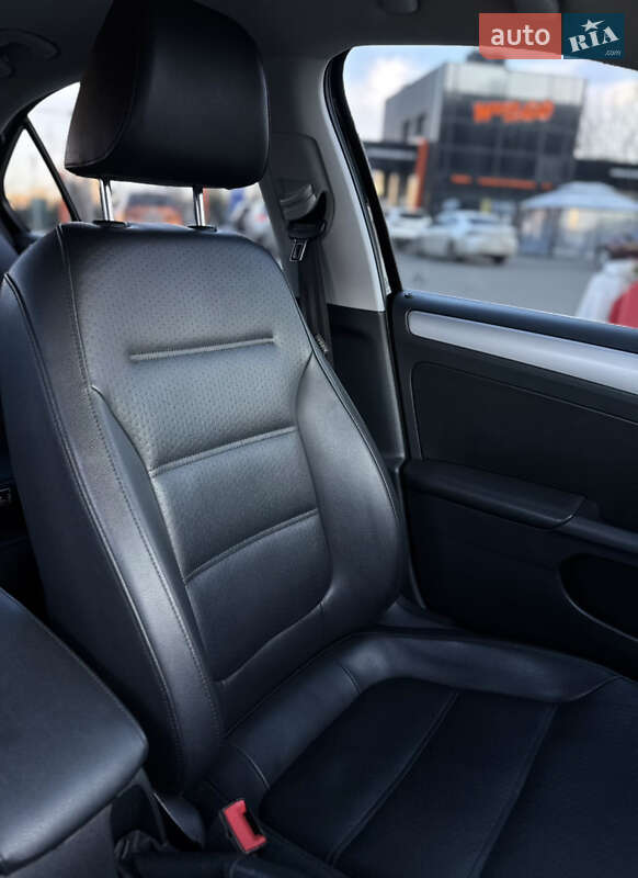 Седан Volkswagen Jetta 2014 в Полтаві