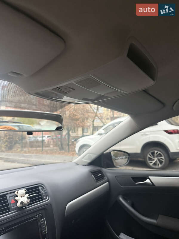Седан Volkswagen Jetta 2012 в Киеве