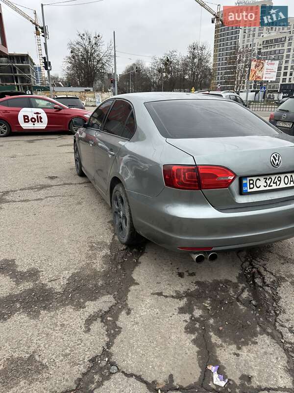 Седан Volkswagen Jetta 2012 в Львове