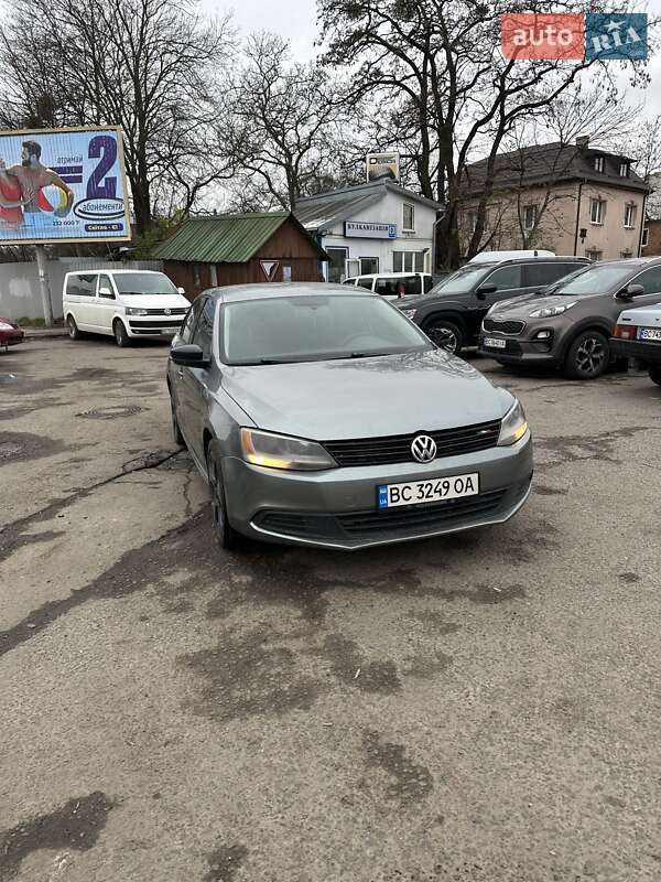 Седан Volkswagen Jetta 2012 в Львове