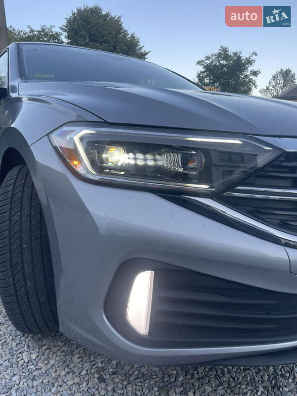 Седан Volkswagen Jetta 2023 в Надвірній
