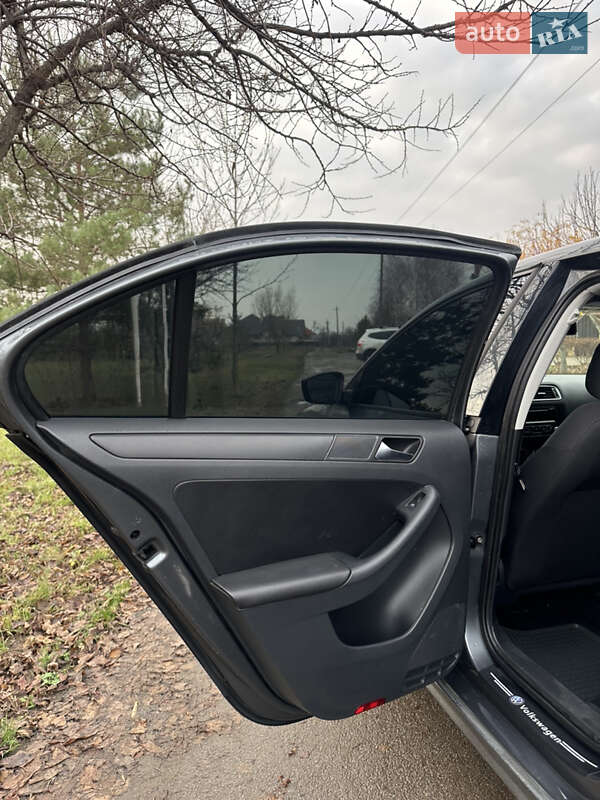 Седан Volkswagen Jetta 2011 в Полтаве