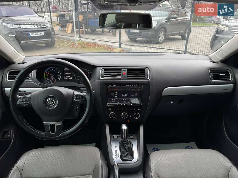 Седан Volkswagen Jetta 2013 в Вінниці