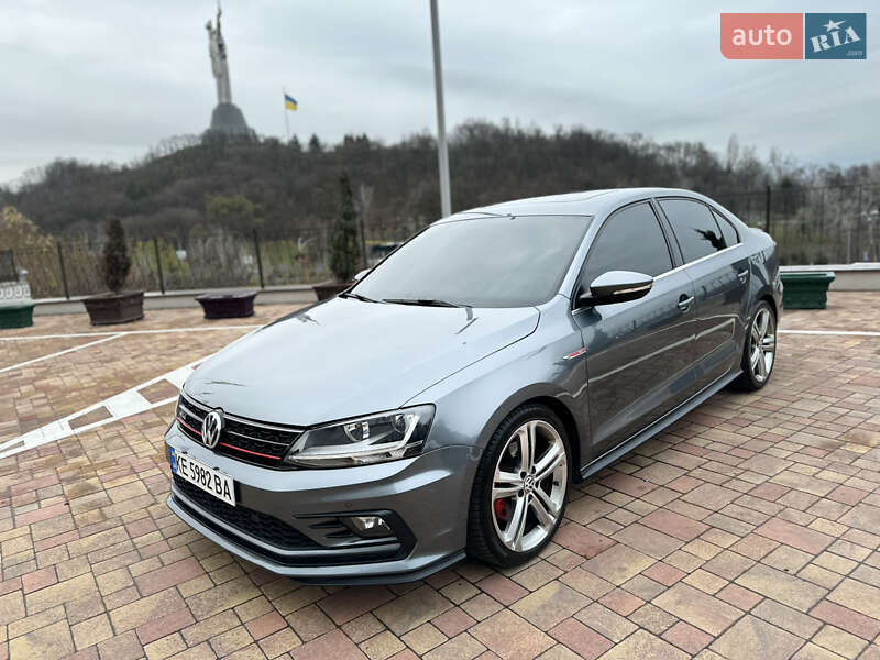 Седан Volkswagen Jetta 2016 в Киеве