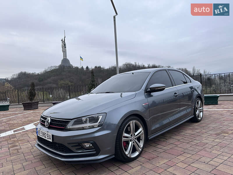 Седан Volkswagen Jetta 2016 в Киеве