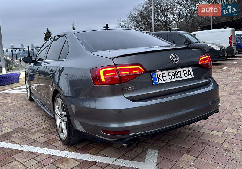 Седан Volkswagen Jetta 2016 в Киеве