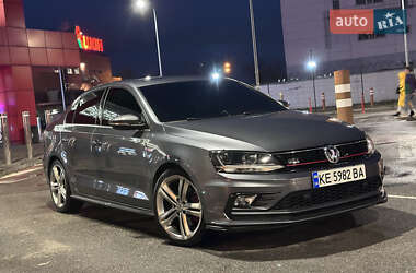 Седан Volkswagen Jetta 2016 в Киеве