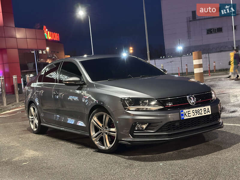 Седан Volkswagen Jetta 2016 в Киеве