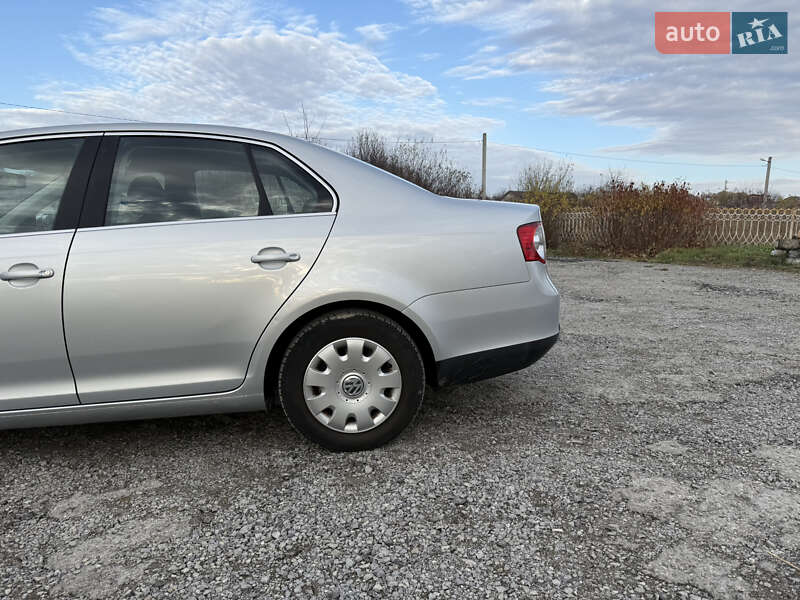 Седан Volkswagen Jetta 2008 в Борщеві