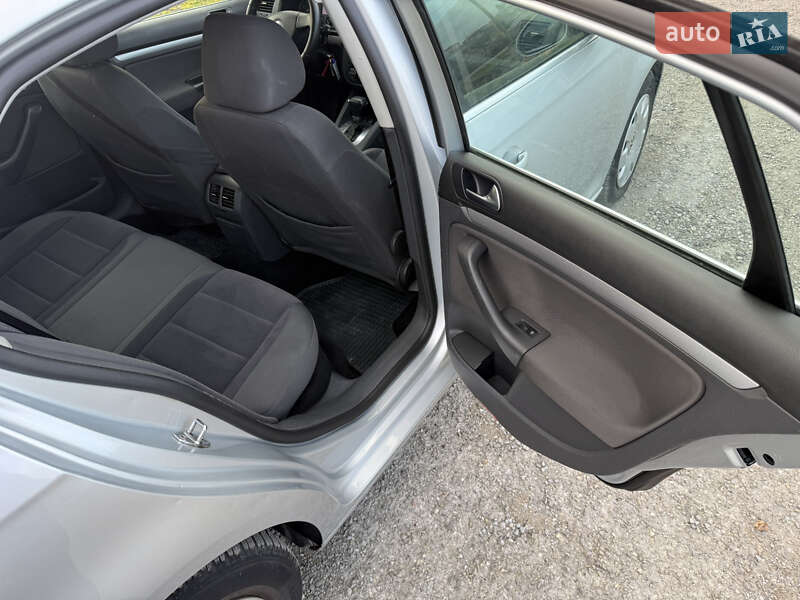 Седан Volkswagen Jetta 2008 в Борщеві