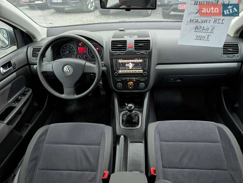 Седан Volkswagen Jetta 2006 в Ровно