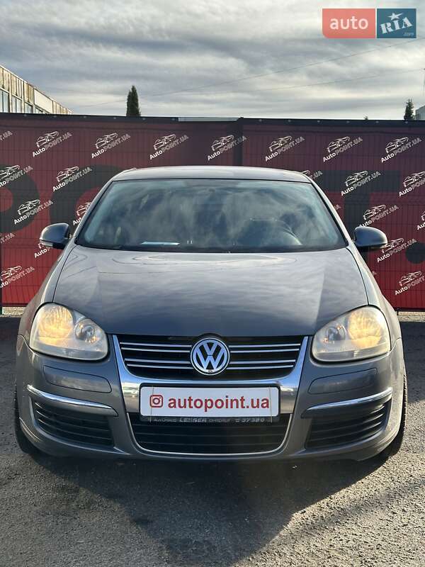 Седан Volkswagen Jetta 2005 в Сумах