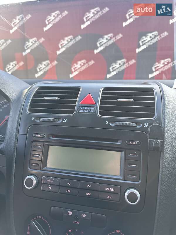 Седан Volkswagen Jetta 2005 в Сумах