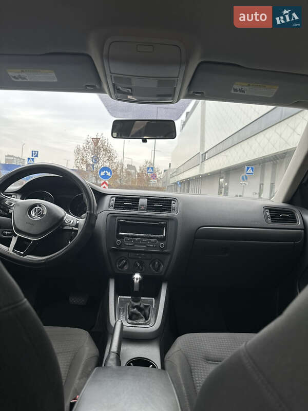 Седан Volkswagen Jetta 2015 в Киеве