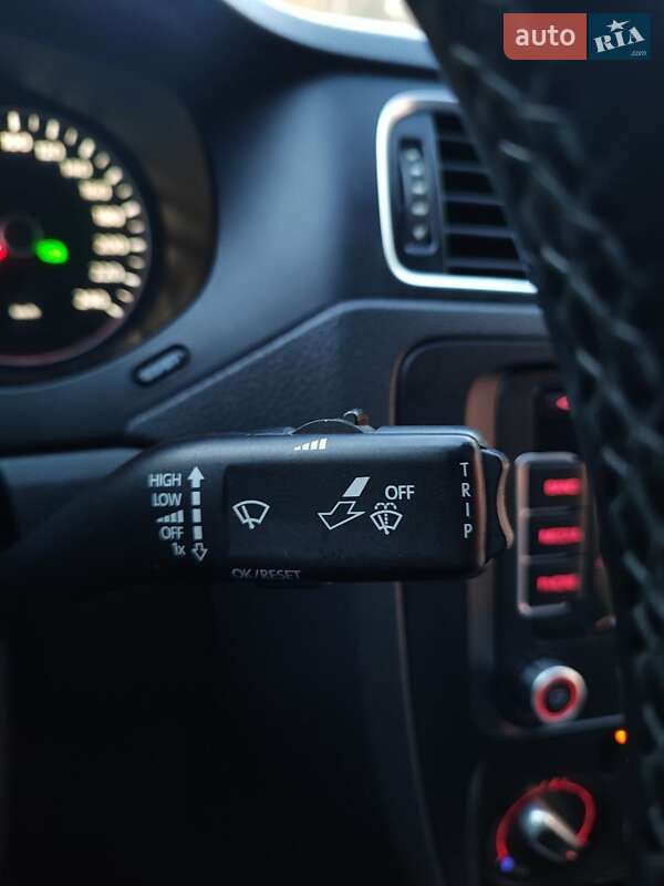 Седан Volkswagen Jetta 2012 в Кропивницькому