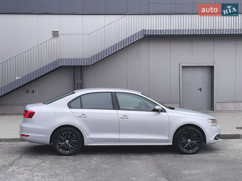 Седан Volkswagen Jetta 2012 в Киеве