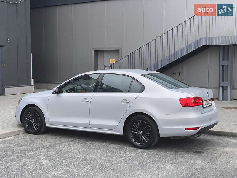 Седан Volkswagen Jetta 2012 в Киеве