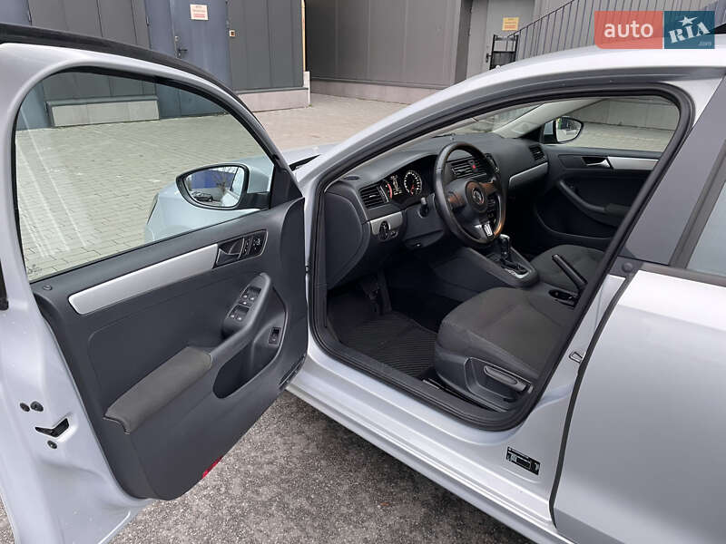 Седан Volkswagen Jetta 2012 в Киеве
