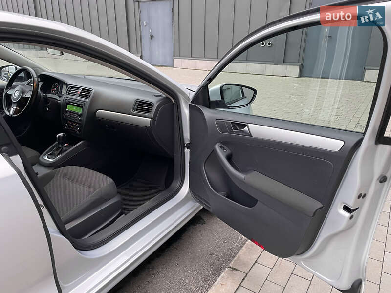 Седан Volkswagen Jetta 2012 в Киеве