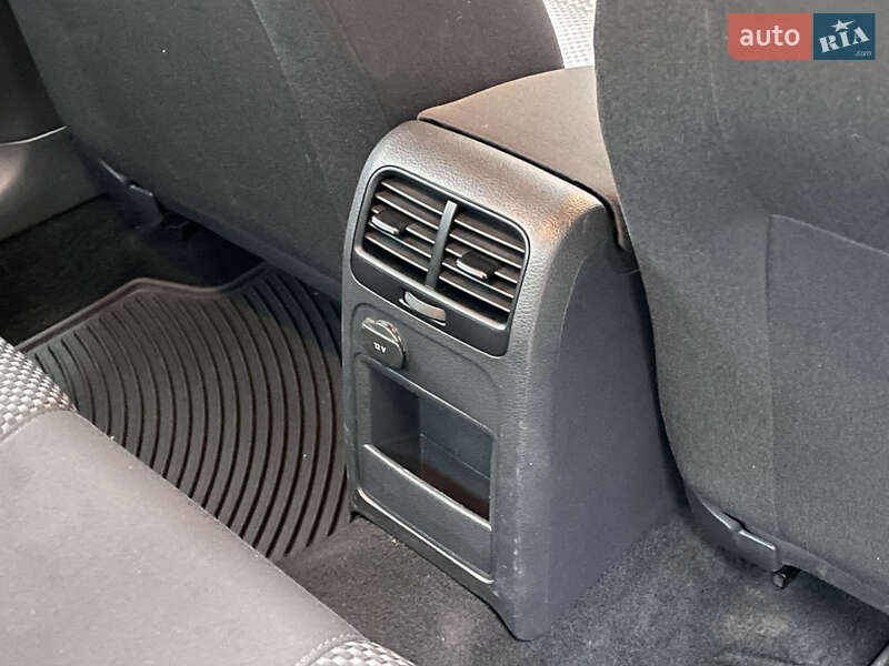 Седан Volkswagen Jetta 2012 в Киеве