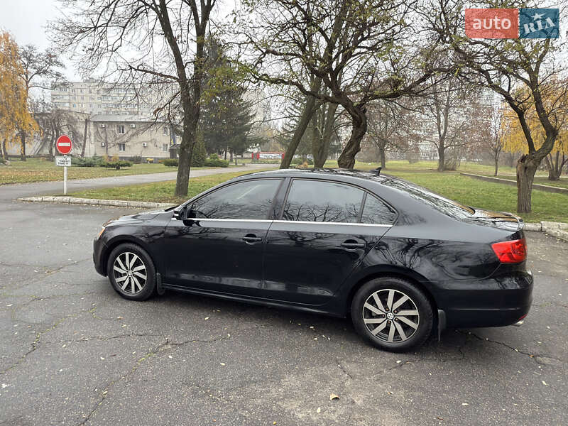 Седан Volkswagen Jetta 2013 в Кременчуці