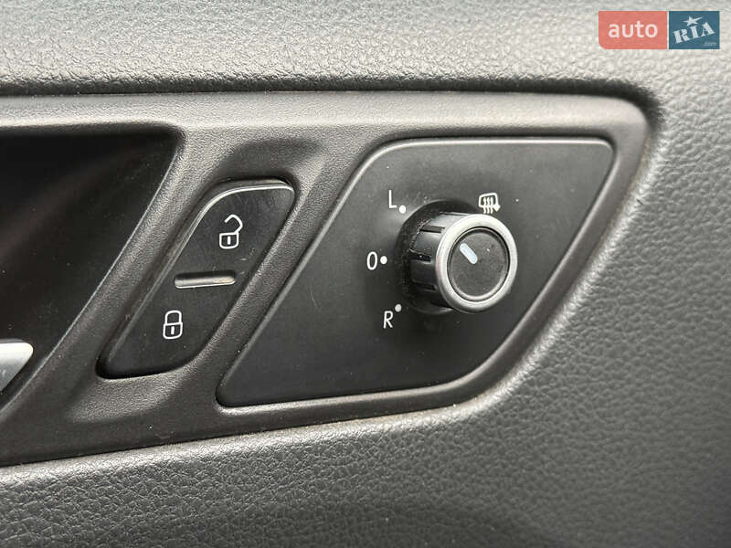 Седан Volkswagen Jetta 2013 в Кременчуці