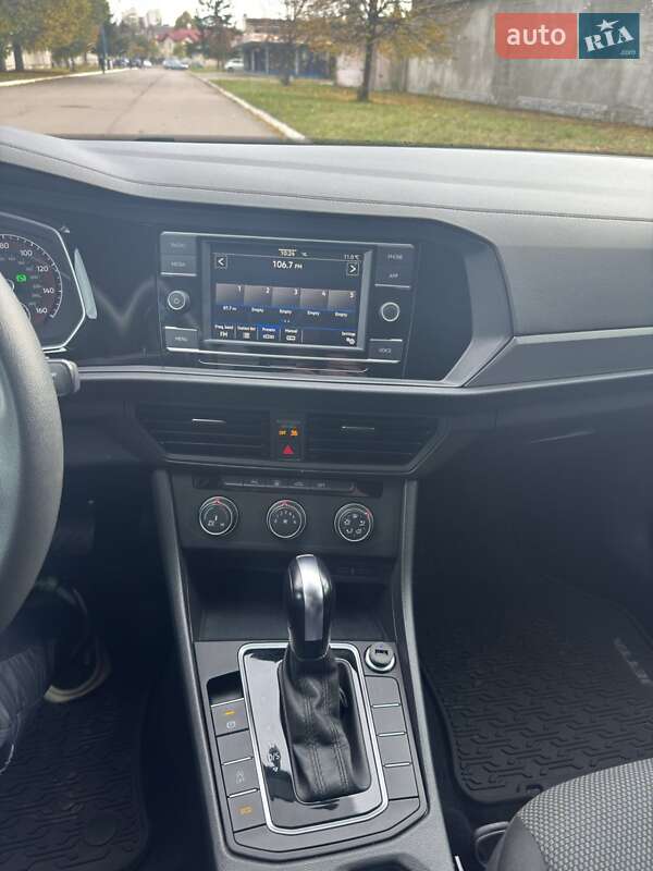 Седан Volkswagen Jetta 2020 в Львові