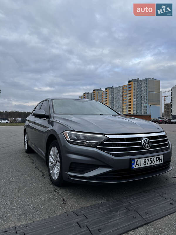 Седан Volkswagen Jetta 2019 в Киеве