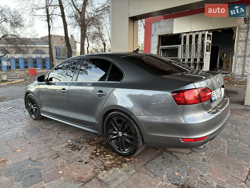 Седан Volkswagen Jetta 2011 в Днепре