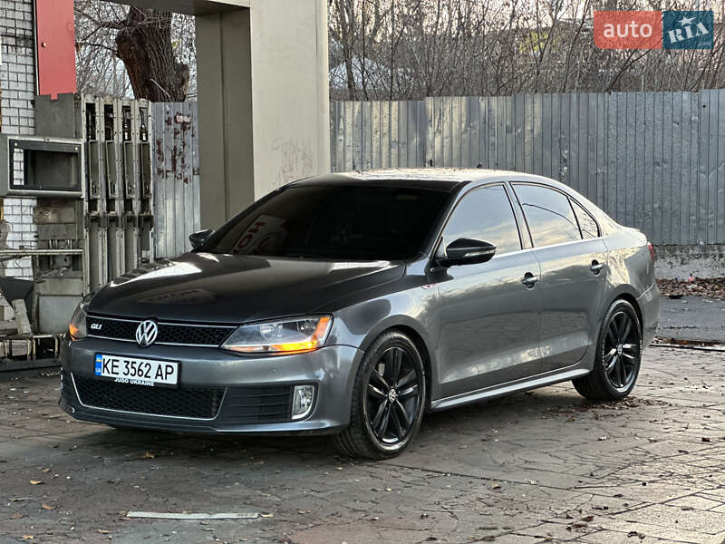 Седан Volkswagen Jetta 2011 в Днепре