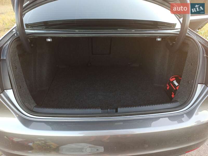 Седан Volkswagen Jetta 2013 в Миколаєві фото 10 Седан Volkswagen Jetta 2013 в Миколаєві