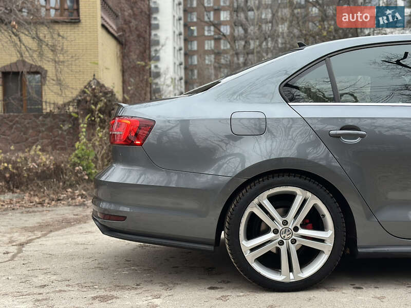 Седан Volkswagen Jetta 2017 в Києві