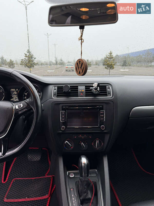 Седан Volkswagen Jetta 2015 в Одессе