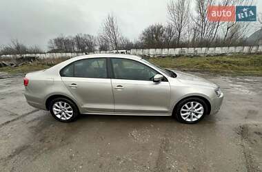 Седан Volkswagen Jetta 2012 в Ярмолинцях