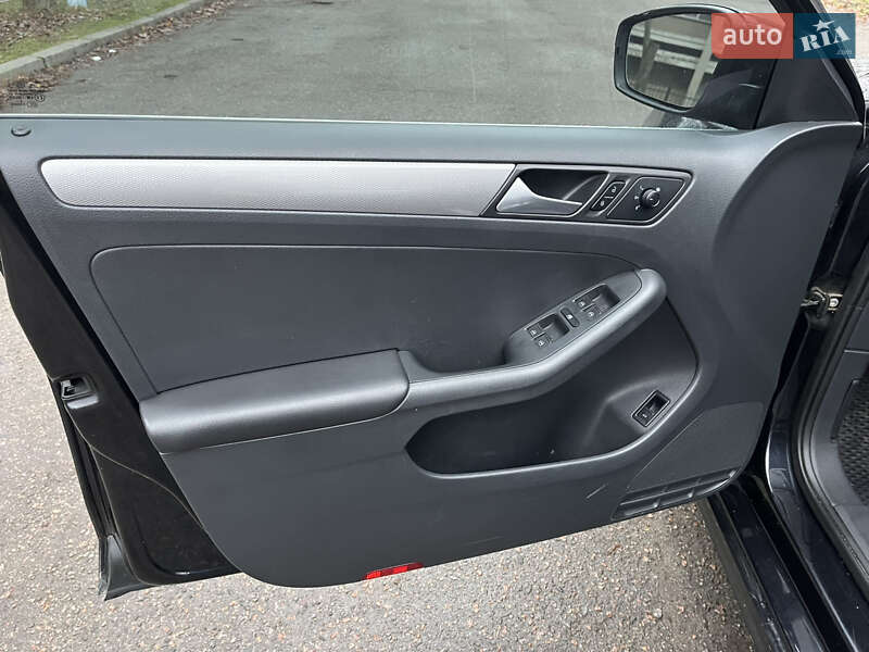 Седан Volkswagen Jetta 2014 в Киеве