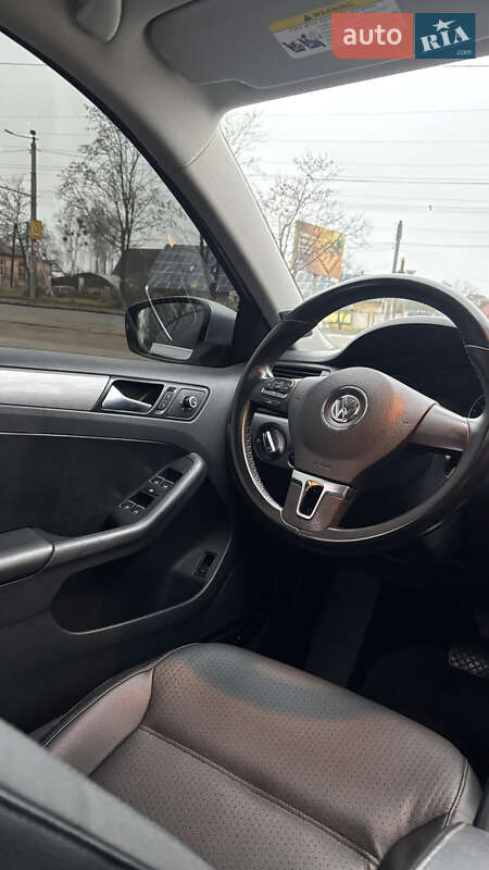 Седан Volkswagen Jetta 2014 в Житомирі фото 26 Седан Volkswagen Jetta 2014 в Житомирі